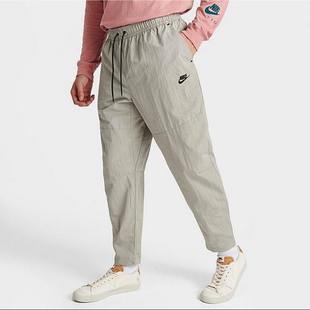 Nike Sportswear Tech Woven Lined Commuter Pants Cobblestone DQ4343-016 Sz. Small